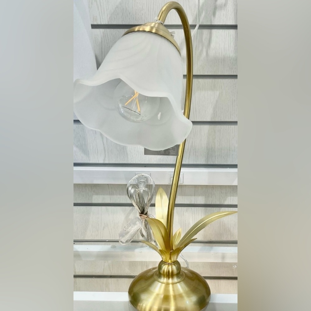 Rachel Ashwell Shabby Chic Designs Gold Floral Petal Metal Lamp New